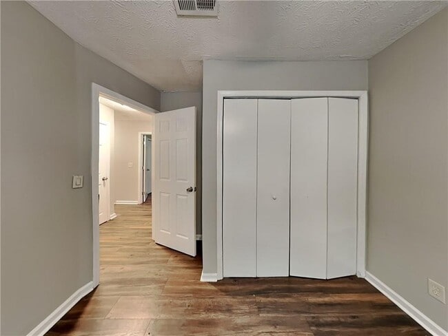 Building Photo - 1775 Whitehall Forest Ct SE
