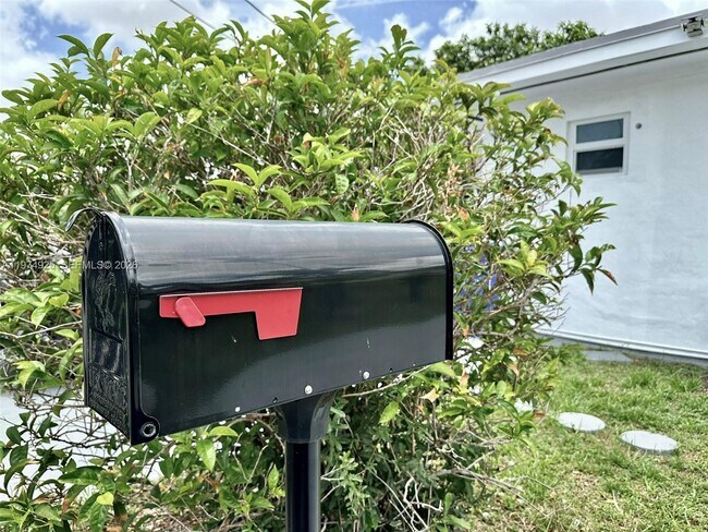 Building Photo - 3461 NW 6th St