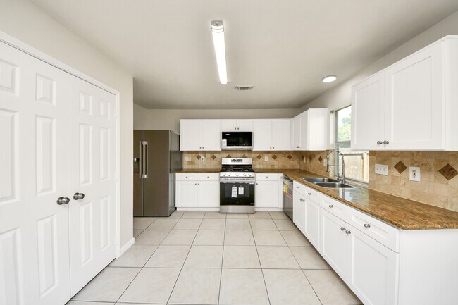 Building Photo - 6950 Sterling Meadow Dr