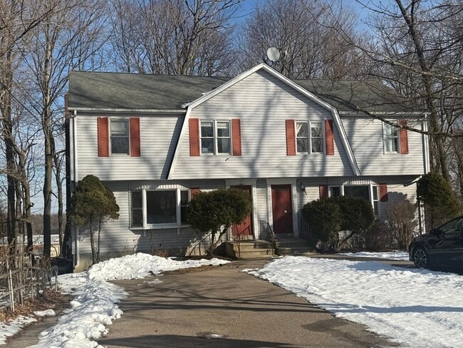 Building Photo - 17 Julian Ln