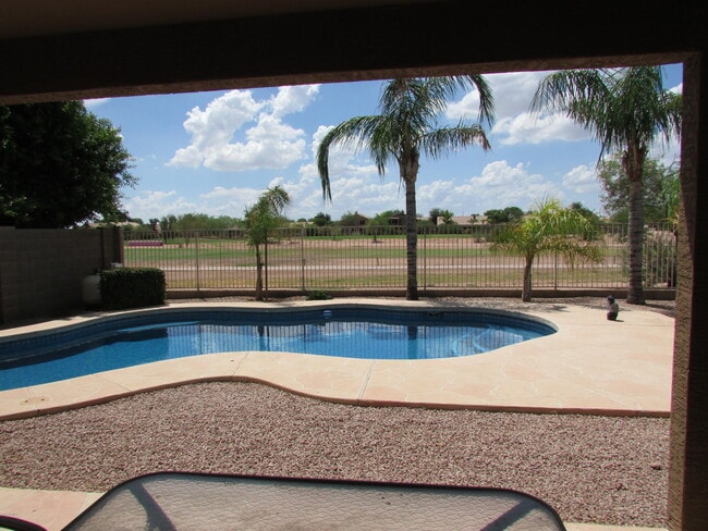 Building Photo - 1346 S Palomino Creek Dr