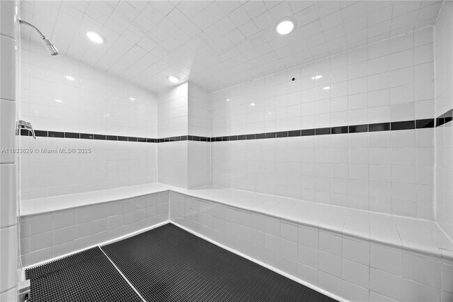 Building Photo - 3001 S Ocean Dr