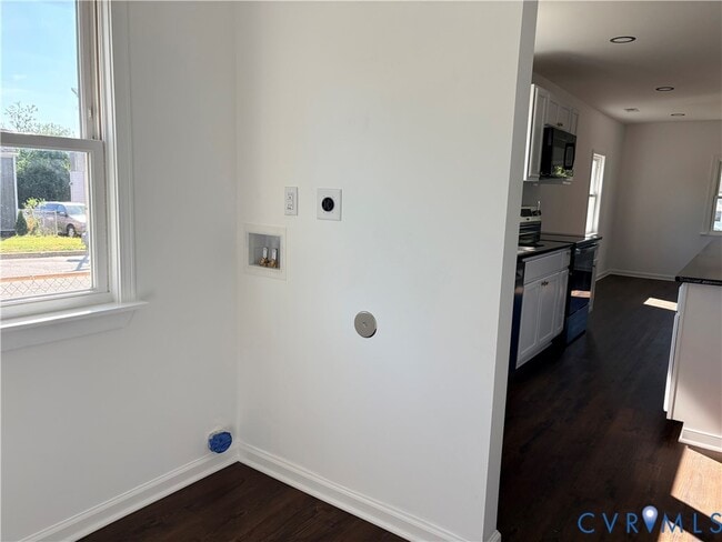 Building Photo - 1401 Hanover St