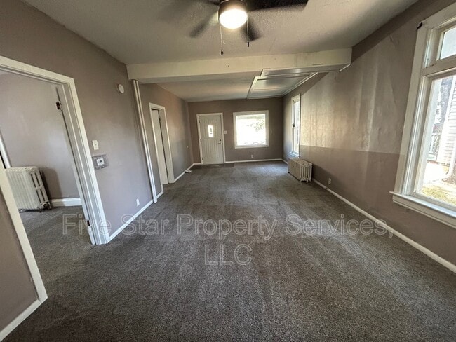 Building Photo - 206 N State St