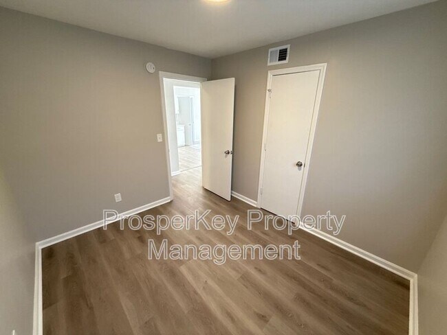 Building Photo - 1401 Coffee Ct