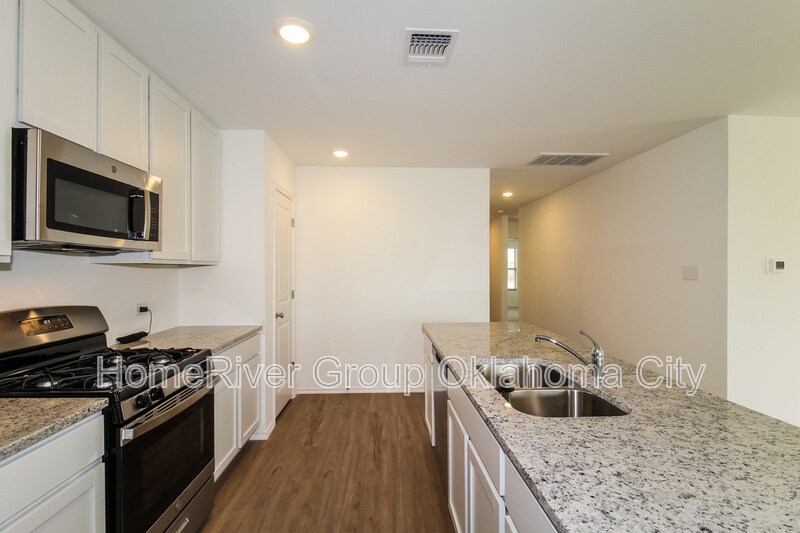 Building Photo - 3740 Palmetto Blf Dr