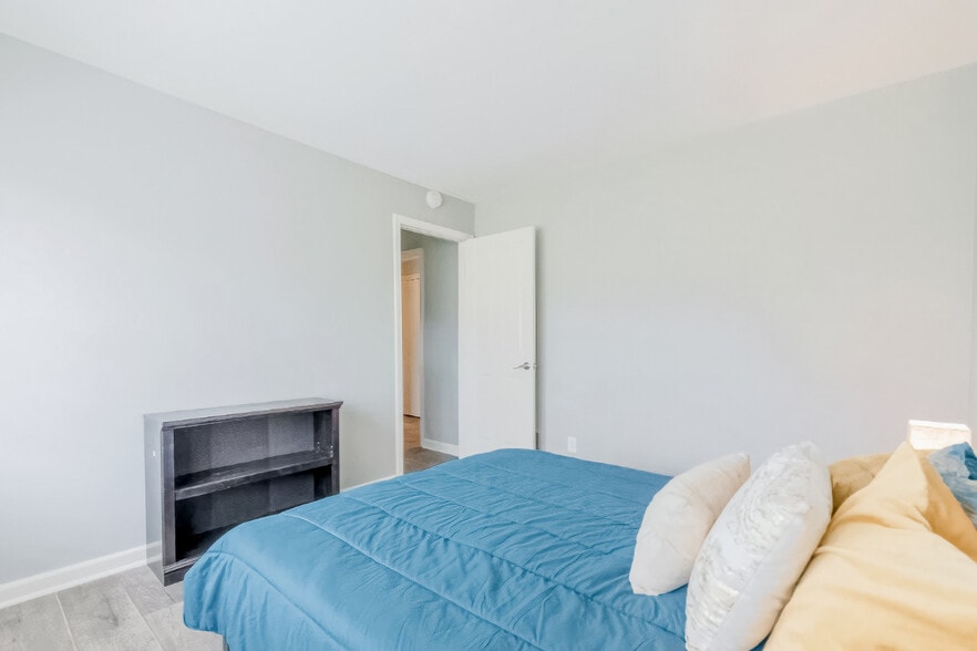 Building Photo - 2684 Loghaven Dr NW