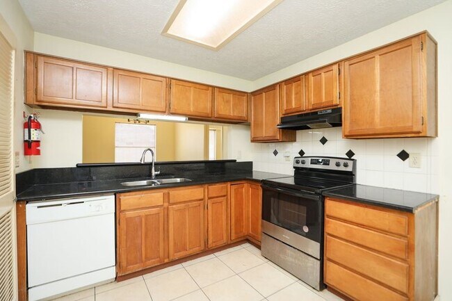 Building Photo - 8215 Summer Quail Dr