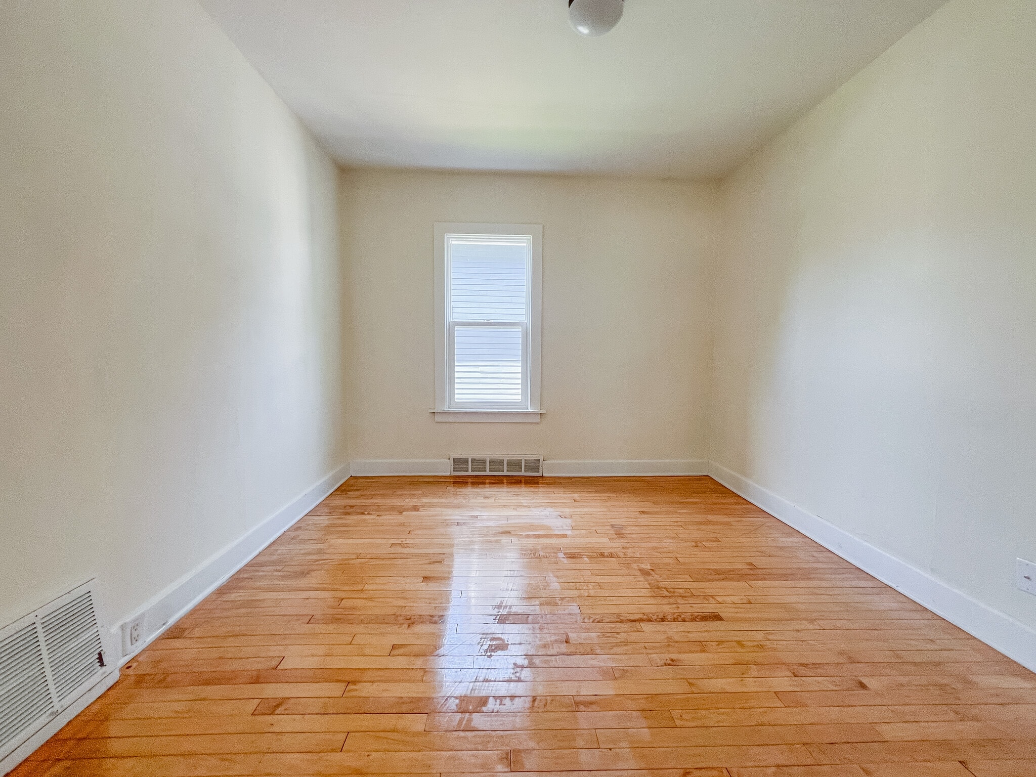 Building Photo - 1218 Bluff Ave