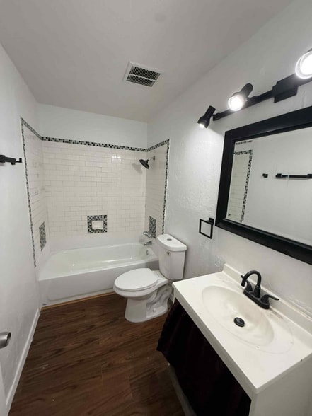 Building Photo - 1755 N 4th Ave