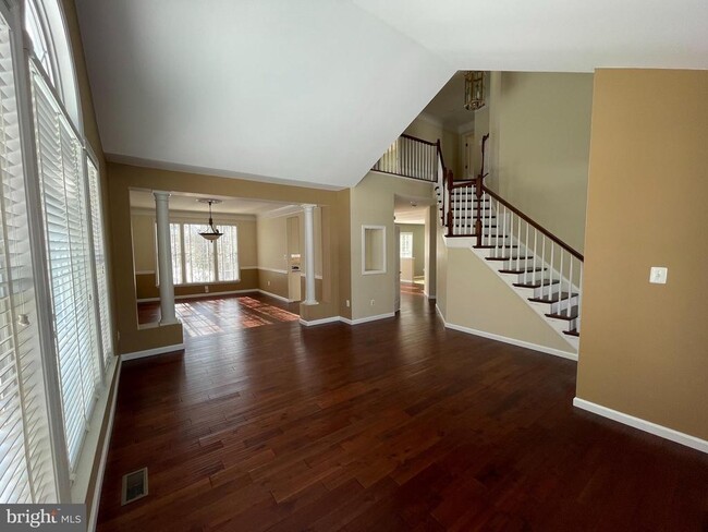 Building Photo - 21330 Meadow Field Ct