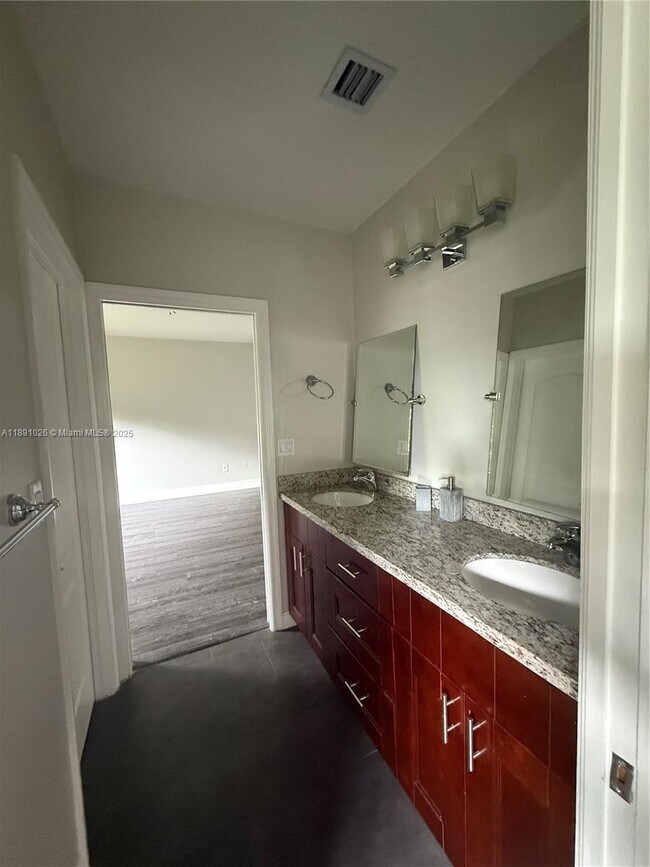 Building Photo - 17610 SW 80th Ct