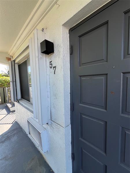 Building Photo - 1814 E Oakland Park Blvd