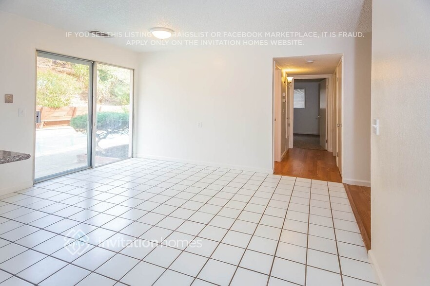 Building Photo - 497 Burlington Dr