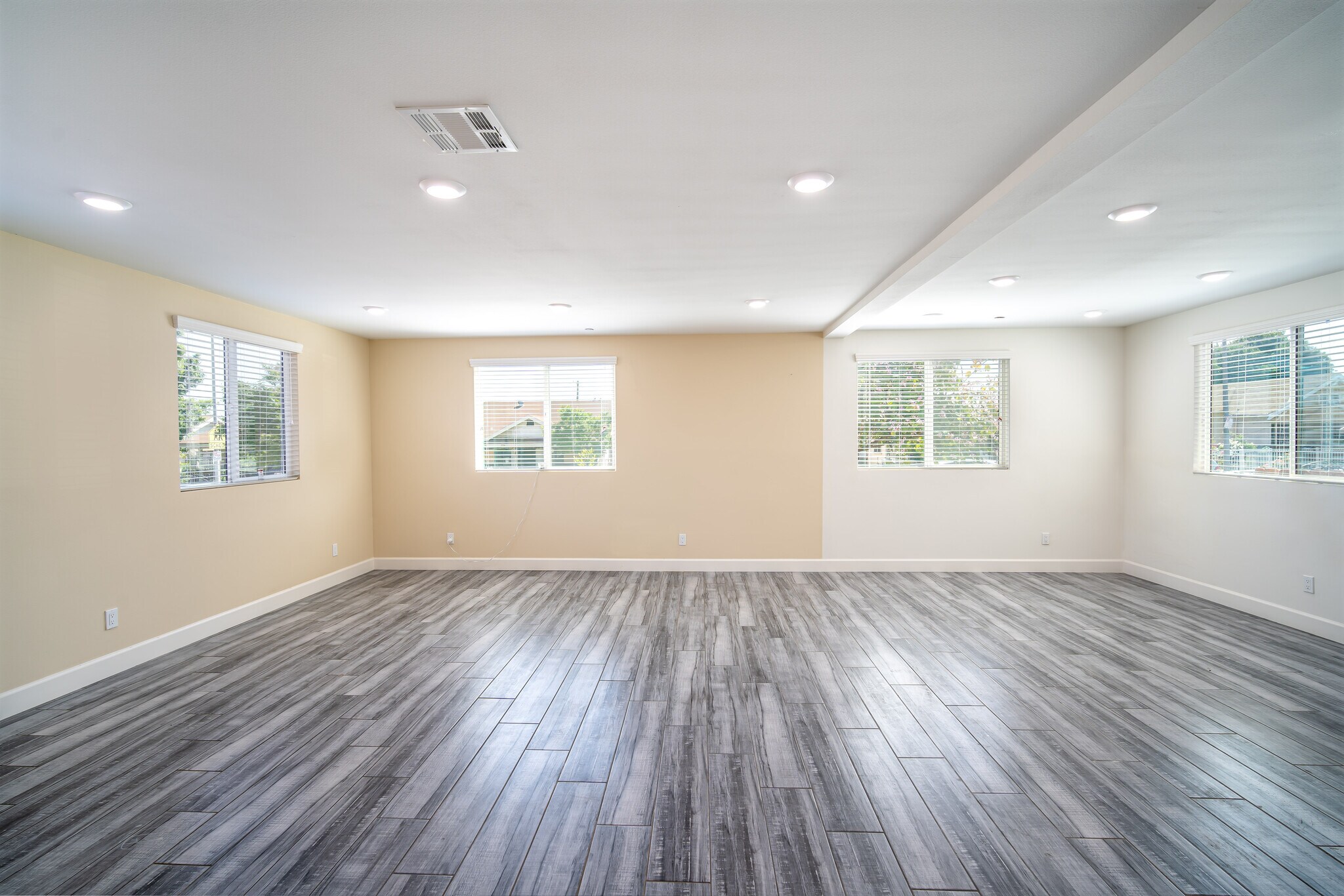 Building Photo - 3553 Sabina St
