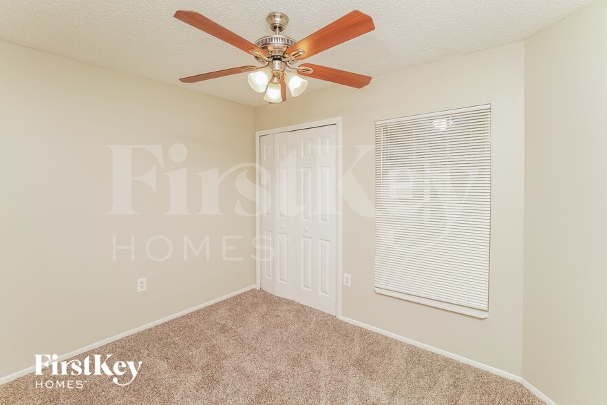 Building Photo - 3753 Willow Wisp Dr N