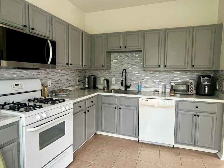 Building Photo - 20417 Riverbend Sq