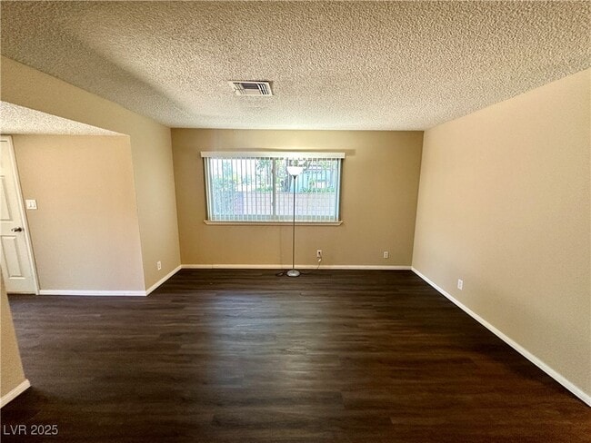 Building Photo - 6114 Meadowgrass Ln