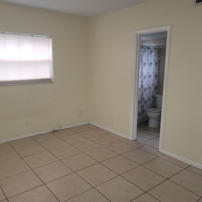 Building Photo - 7311 NW 37th St