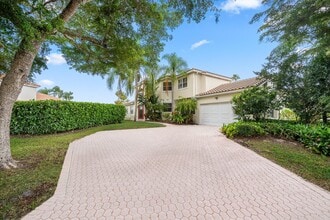 Building Photo - 2104 Country Golf Dr