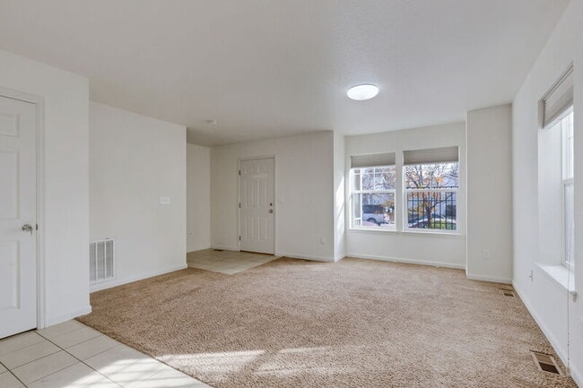 Building Photo - 1577 Chase St