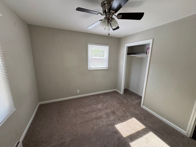 Building Photo - 3 Bedroom 2 Bath house in Bettendorf