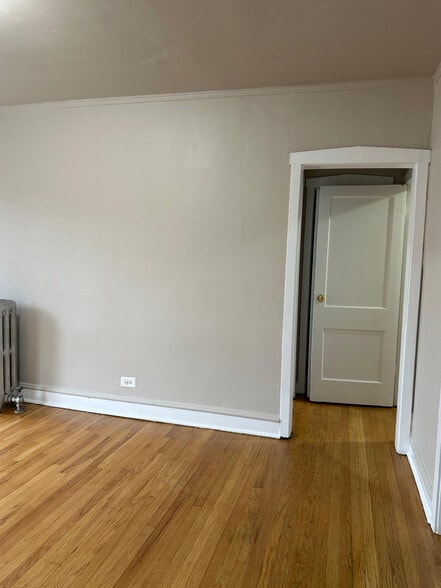 Building Photo - 4027 W Melrose St