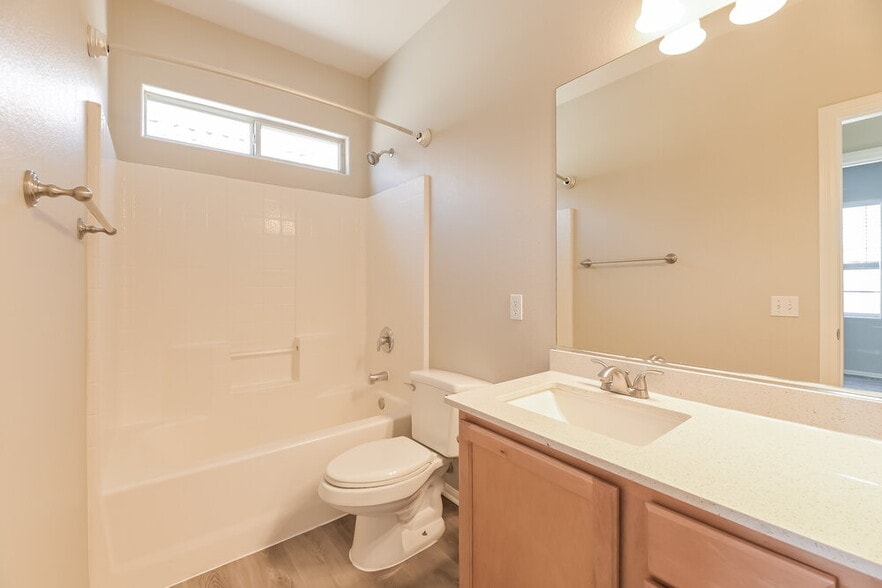 Building Photo - 671 Baffin Island Rd