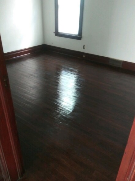 Building Photo - 2925 Helen St