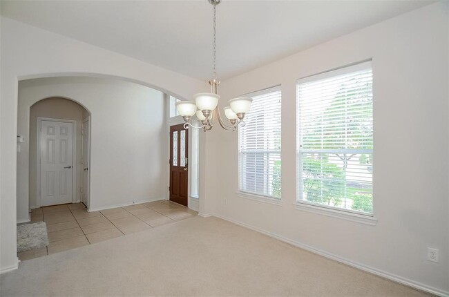 Building Photo - 25835 Orchard Knoll Ln