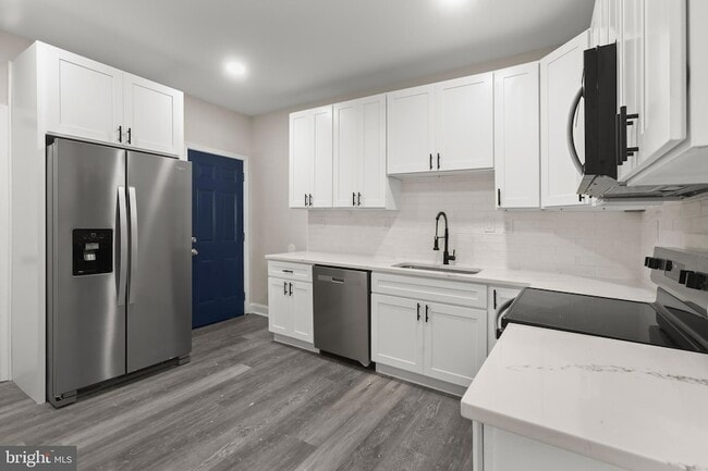 Building Photo - 505 McCabe Ave