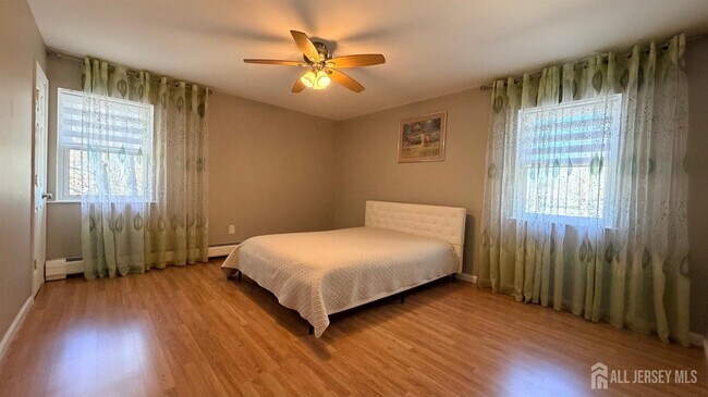 Building Photo - 363 Cranbury Rd