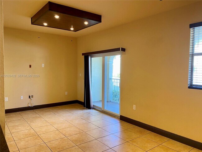 Building Photo - 8800 NW 107 Ct