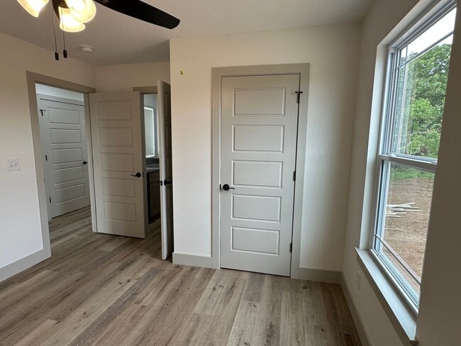Building Photo - BRAND NEW 4 BED 3 BATH in WAYNESVILLE
