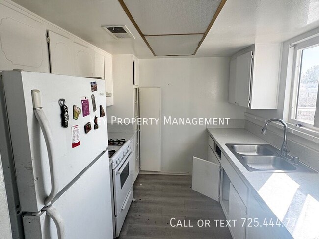 Building Photo - SPACIOUS AND REMODELED 1 BEDROOM 1 BATH, S...