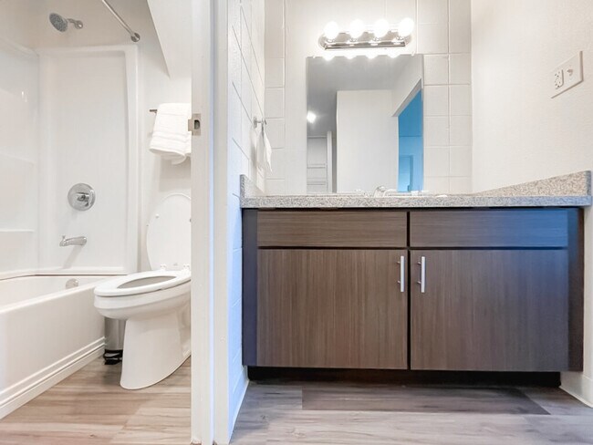 Building Photo - 2515 Burnet Ave