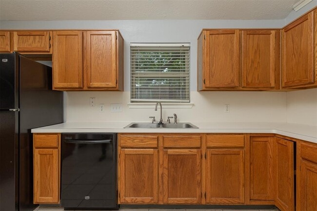 Building Photo - 2935 Auburn Dr