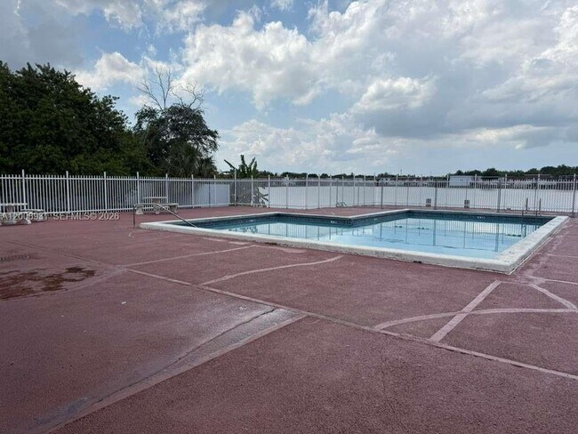 Building Photo - 300 NW 107th Ave