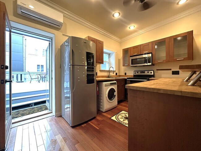 Building Photo - Gorgeous Studio Apartment in Fishtown with...