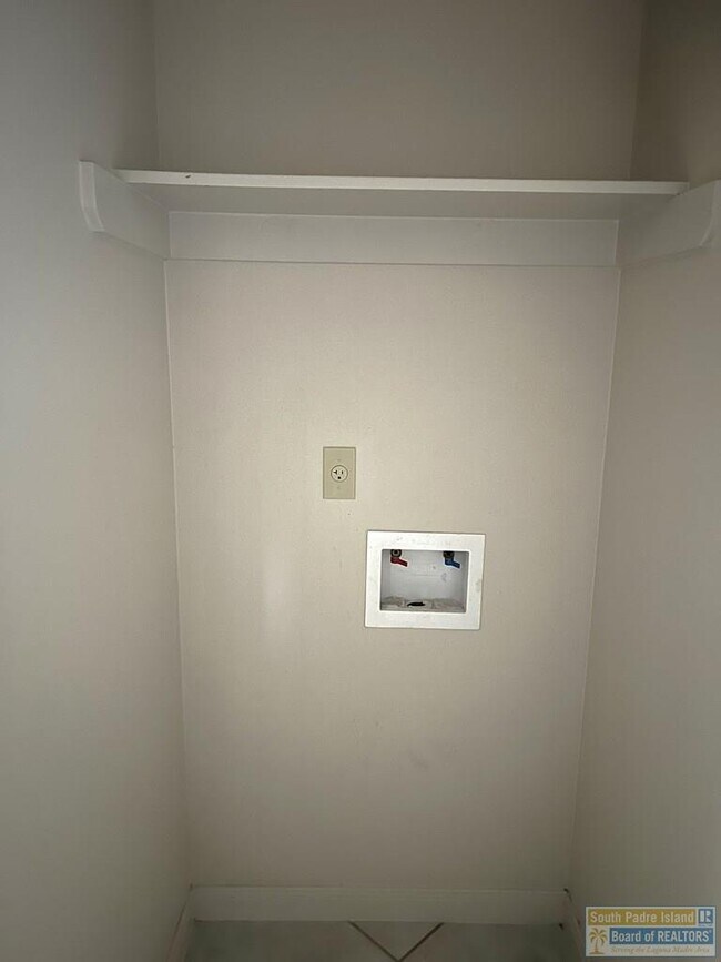 Building Photo - 4925 Ruidoso Pl