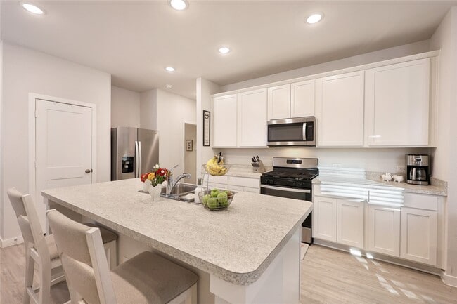 Building Photo - 16858 Pandora Wy