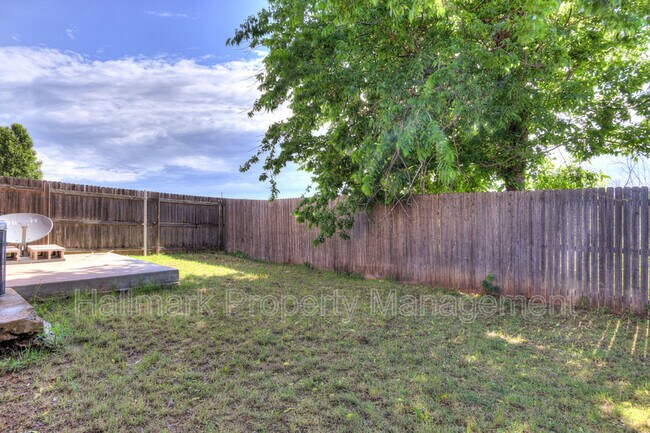 Building Photo - 1726 W Palm Pl