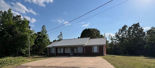 Building Photo - 33 Co Rd 398