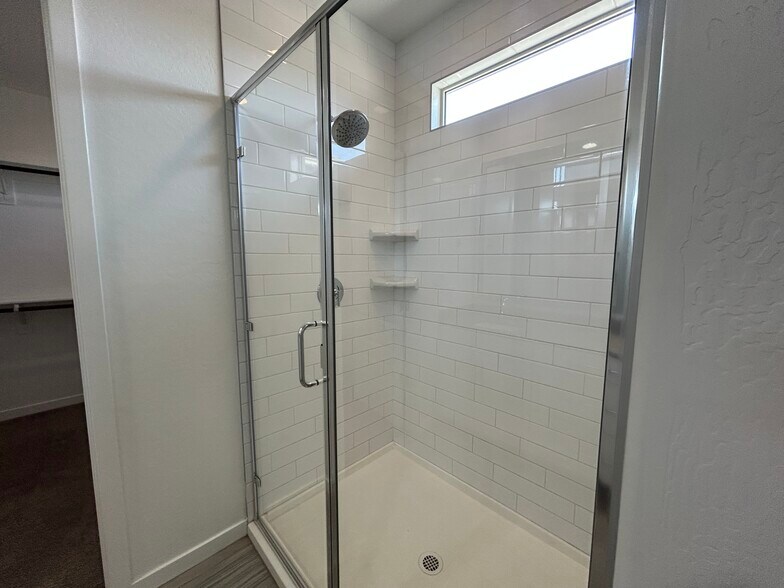 Building Photo - 4056 S Portland Ave