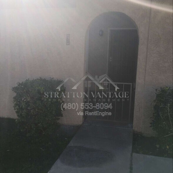 Building Photo - 852 N Stapley Dr