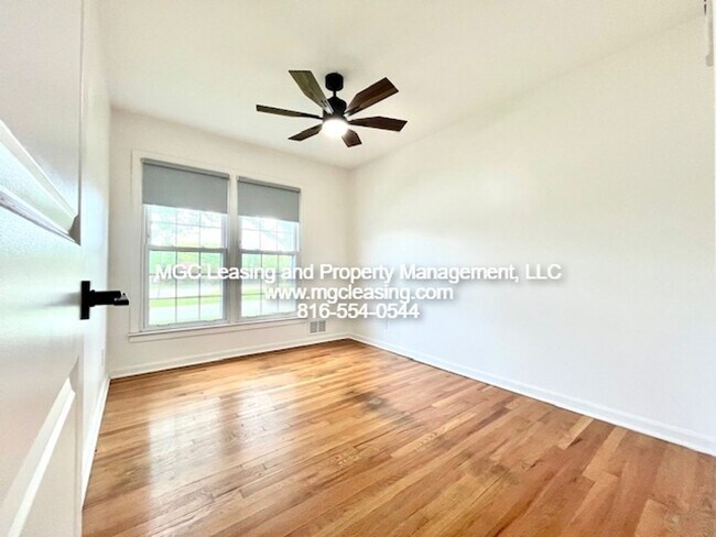 Building Photo - Unique Ranch Style Home Minutes From Downtown Lee's Summit