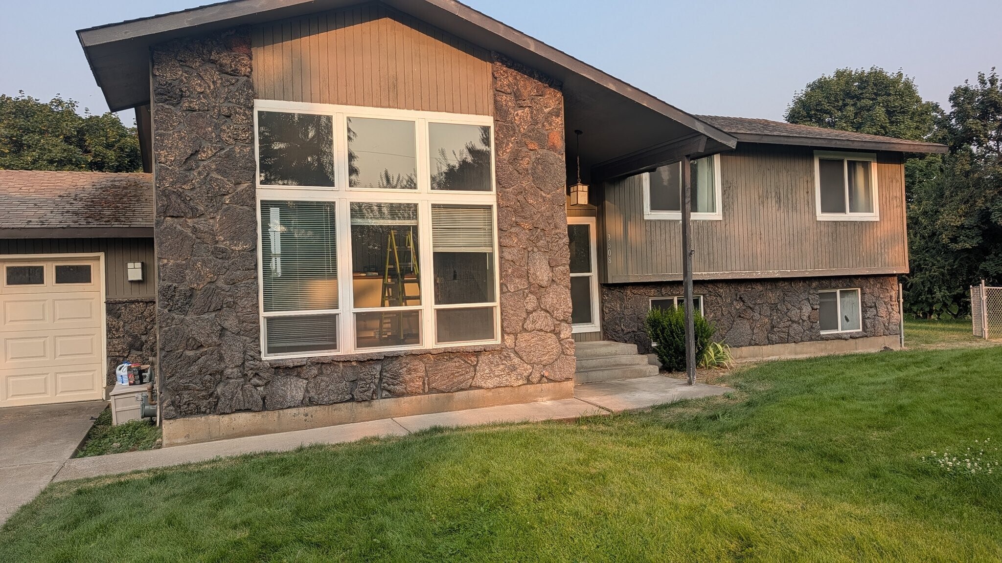 Building Photo - 3808 N Garry Rd