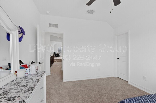 Building Photo - 1837 Whispering Pnes Dr