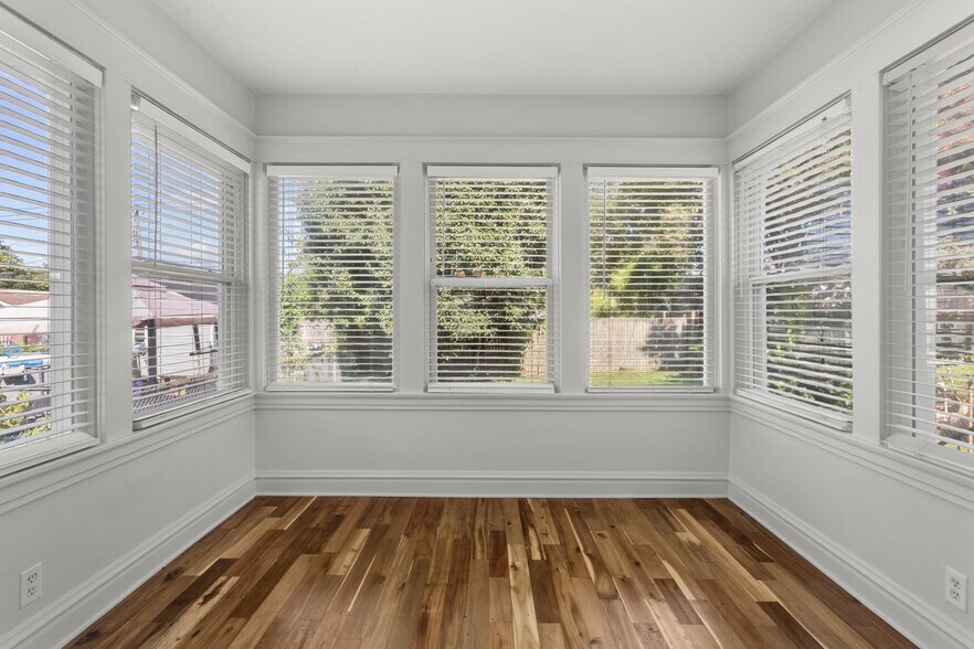 Building Photo - 6613 Parkwood Pl