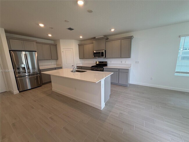 Building Photo - 1694 Hoot Owl Holw